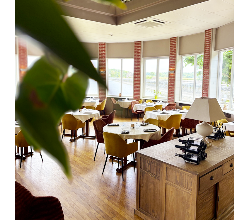 Restaurant - La Rotonde - restaurant LES BIZOTS